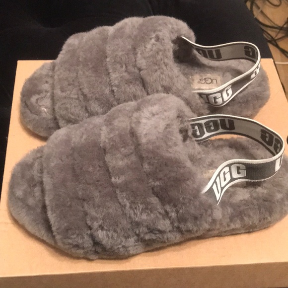 Women’s Fluffy Uggs Slide. - Picture 4 of 5